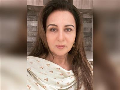 पूनम ढिल्लों ने लता मंगेशकर को किया याद, बोलीं- उनके बिना अधूरा है हिंदी फिल्मों का संगीत