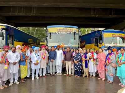 मुख्यमंत्री तीर्थ यात्रा योजना के तहत डेराबस्सी से श्रद्धालुओं की तीन बसें अमृतसर के लिए रवाना