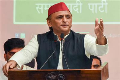 अखिलेश यादव का सरकार पर निशाना, बोले- हरा और लाल रंग मिलेंगे तो बदलेगा सत्ता का रंग