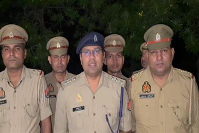 गाजियाबाद में पुलिस मुठभेड़ के बाद स्नैचर गिरफ्तार, तमंचा और चोरी की बाइक बरामद