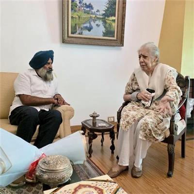 ਪੰਜਾਬ ਕਾਂਗਰਸ ਦੀ ਕਮਾਨ ਸੰਭਾਲਣ ਤੋਂ ਪਹਿਲਾਂ ਪਰਗਟ ਸਿੰਘ ਨੇ ਅੰਬਿਕਾ ਸੋਨੀ ਨਾਲ ਕੀਤੀ ਮੁਲਾਕਾਤ