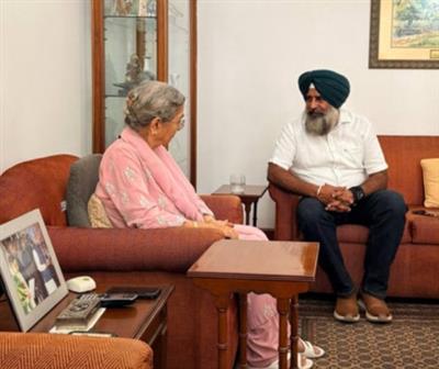 पंजाब कांग्रेस के नवनियुक्त अध्यक्ष परगट सिंह ने की पूर्व पीएम मनमोहन सिंह की पत्नी से मुलाकात, लिया आशीर्वाद
