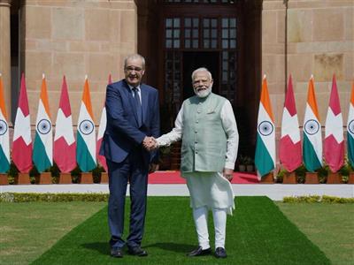 पीएम मोदी और स्विस राष्ट्रपति गाय परमेलिन के बीच हैदराबाद हाउस में अहम बैठक