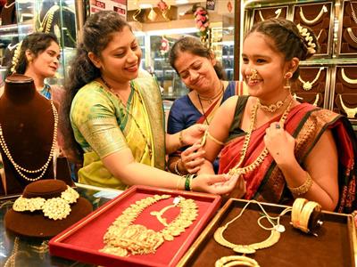 सकारात्मक वैश्विक संकेतों से कीमती धातुओं को मिला सपोर्ट, सोने-चांदी में करीब 1.5 प्रतिशत तक की बढ़त