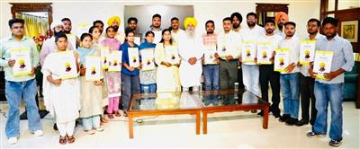 गुरमीत सिंह खुड्डियां ने डेयरी विकास विभाग में 23 नवनियुक्त कर्मचारियों को सौंपे नियुक्ति पत्र