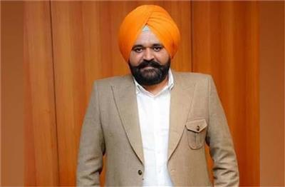 OSD राजबीर घुम्मन CBI के सामने पेश, गिरफ्तारी पर रोक के बाद पहली बार पहुंचे दफ्तर