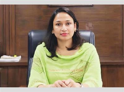 उपायुक्त कोमल मित्तल की किसानों से अपील—मंडियों में सूखा धान लाएं, पराली जलाने से करें परहेज