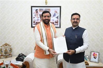 पंचकूला में 2 नवंबर को होगा जनप्रतिनिधि सम्मेलन, विधान सभा अध्यक्ष हरविन्द्र कल्याण ने मुख्यमंत्री को दिया निमंत्रण
