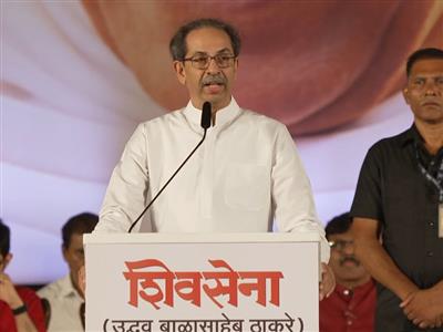 उद्धव ठाकरे ने लॉरेंस बिश्नोई के मुद्दे पर देवेंद्र फडणवीस को चुनौती दी, कहा- जल्द ही खामियाजा भुगतना पड़ेगा