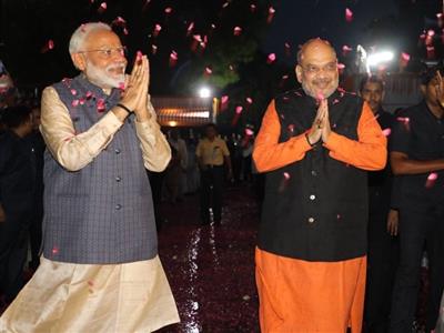प्रधानमंत्री नरेंद्र मोदी ने गृह मंत्री अमित शाह को दीं जन्मदिन की शुभकामनाएं