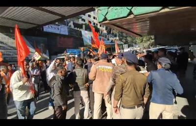 स्वर्ण आंदोलन को मंत्री अनिरुद्ध सिंह का खुला समर्थन, प्रदर्शनकारियों पर एफआईआर न करने का ऐलान
