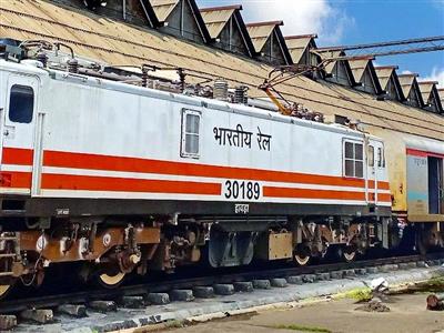 चक्रवात 'अर्नब' का असर, 30 अक्टूबर तक 58 ट्रेनें रद्द, कई के समय में बदलाव